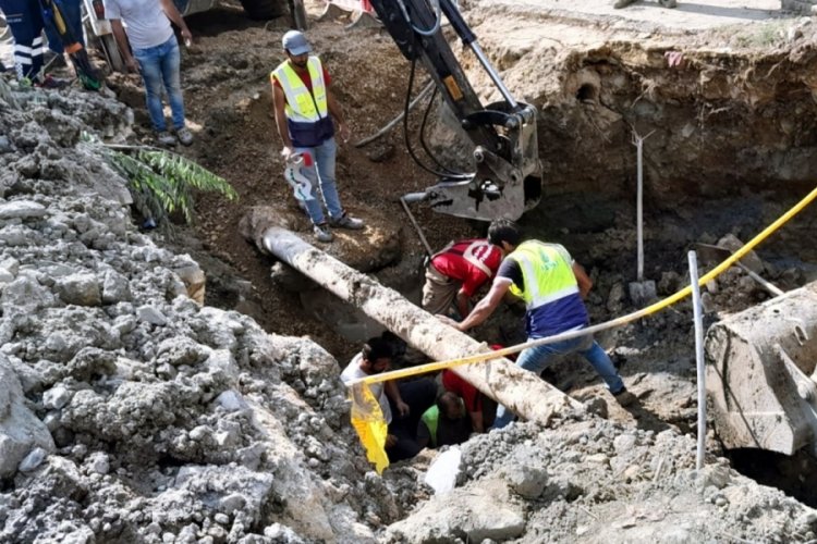 İstanbul'da g&ouml;&ccedil;&uuml;k altında kalan iş&ccedil;i kurtarıldı