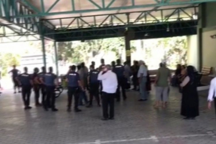 Mersin'de cenazede &ccedil;ıkan kavgada 6 kişi yaralandı