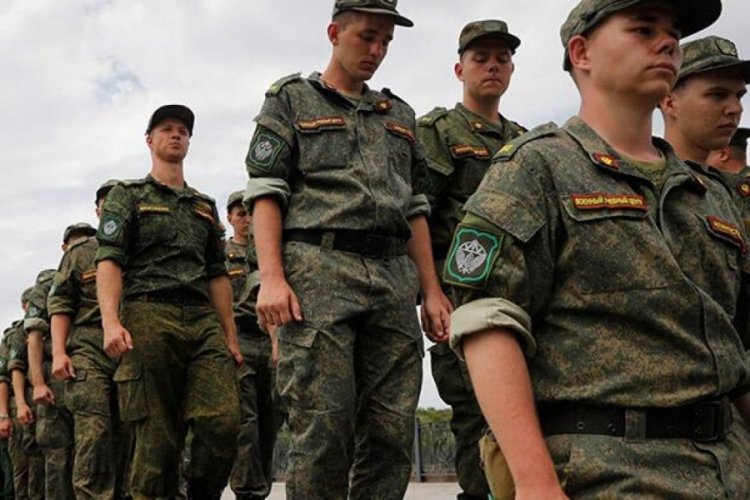 Asker bulamayan Rusya mahkumları orduya almaya başladı