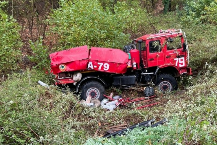 İzmir'de orman yangınına giden araz&ouml;z kaza yaptı: 4 yaralı