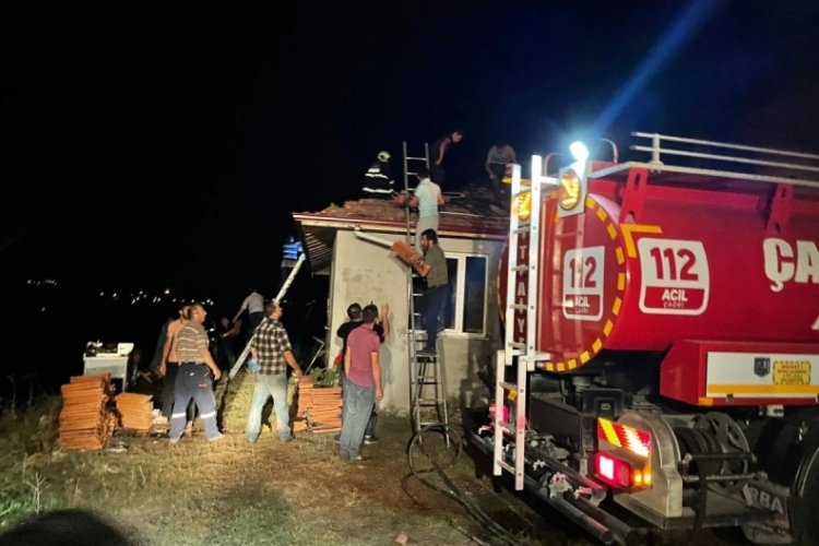 &Ccedil;ankıra'da ev ve ahır k&uuml;le d&ouml;nd&uuml;