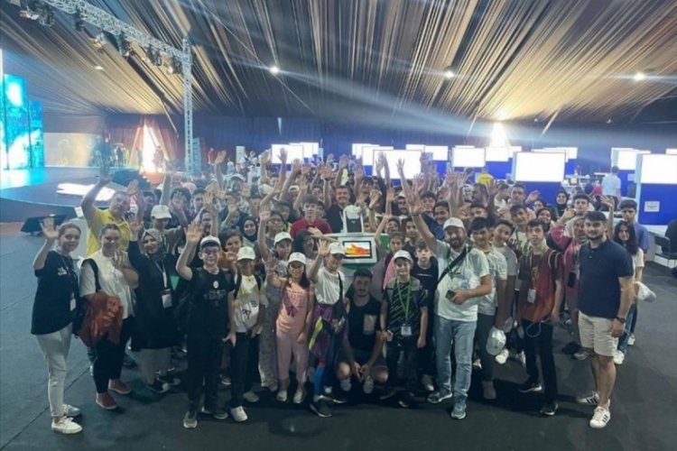 İneg&ouml;l'l&uuml; 100 Gen&ccedil; Teknofest'e &Ccedil;ıkartma Yaptı