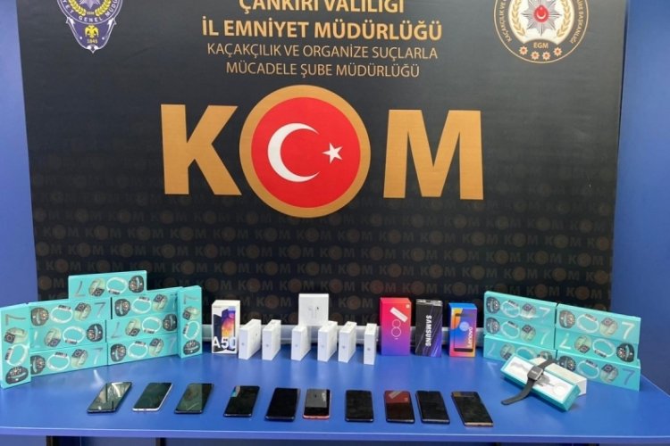 &Ccedil;ankırı'da durdurulan ara&ccedil;ta &ccedil;ok sayıda ka&ccedil;ak elektronik &uuml;r&uuml;n ele ge&ccedil;irildi