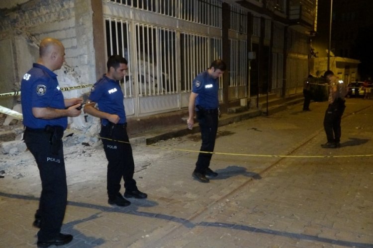 Adıyaman'da binaya kurşun yağdırdılar