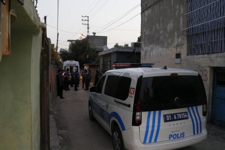 Adana'da bir kadın kafasına taşla vurularak &ouml;ld&uuml;r&uuml;ld&uuml;