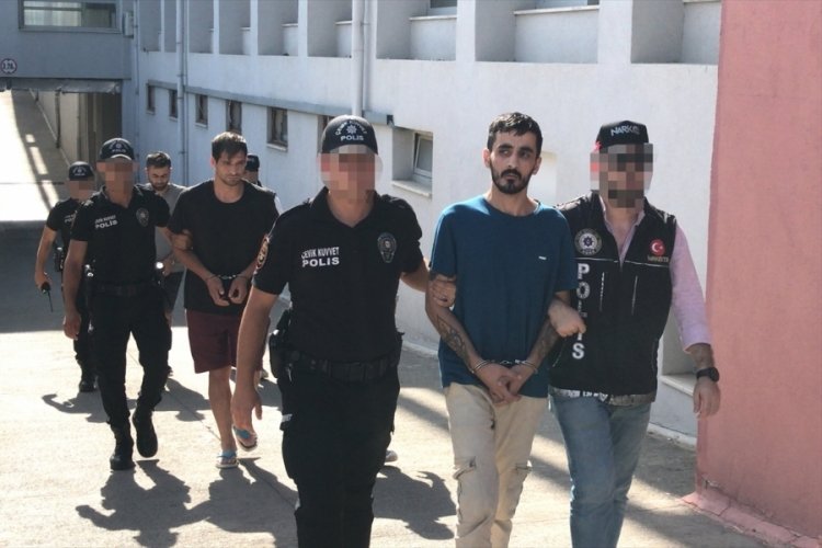 Adana'da uyuşturucu operasyonu: 8 zanlı tutuklandı