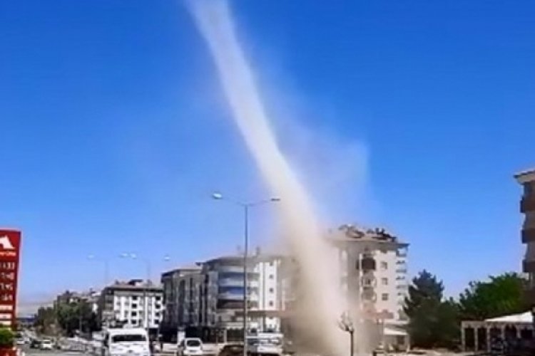 Elazığ'da dev hortum g&ouml;r&uuml;nt&uuml;lendi