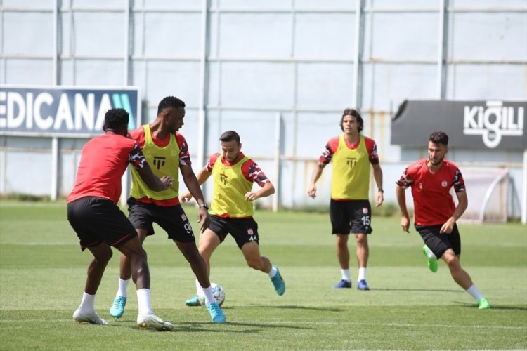 Sivasspor, Fatih Karag&uuml;mr&uuml;k ma&ccedil;ı hazırlıklarında