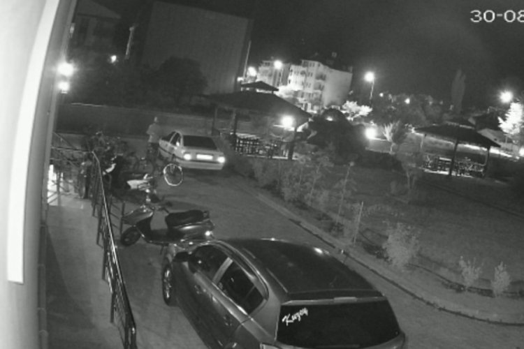 Isparta'da bisiklet hırsızları kameraya yakalandı