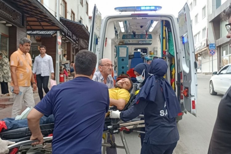 Bolu'da tamir i&ccedil;in getirilen silahla yanlışlıkla kendini vurdu