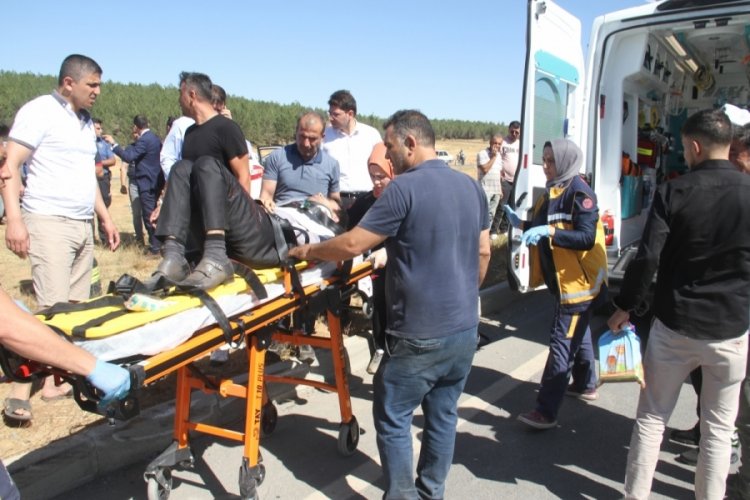 Konya'da iki otomobil &ccedil;arpıştı: Yaralılar var