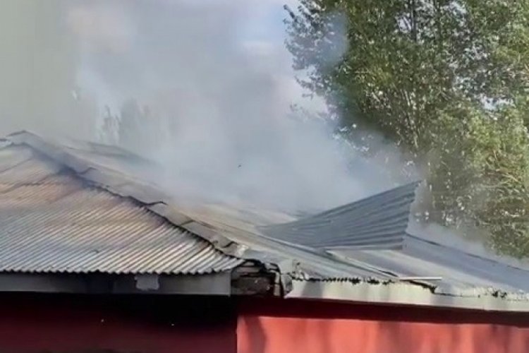 Erzurum'da &ccedil;atı yangını korkuttu