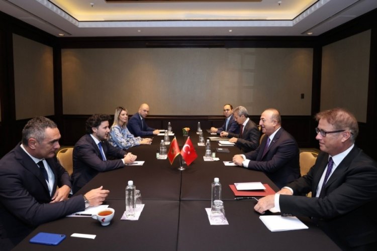 Bakan Mevl&uuml;t &Ccedil;avuşoğlu, Karadağ Başbakanı Abazovic ile bir araya geldi