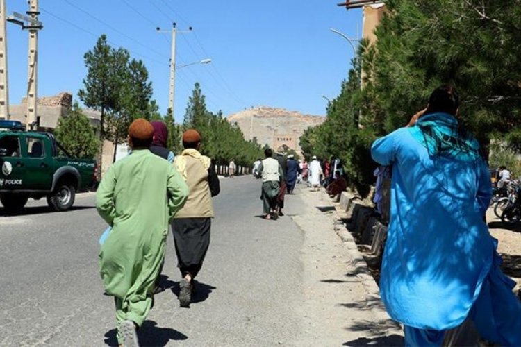 Afganistan'da camiye saldırı