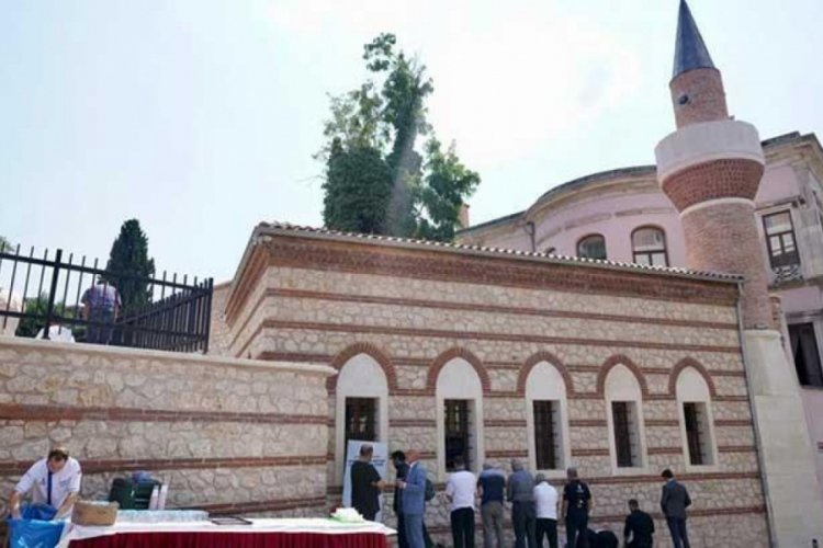 İstanbul'da Haydarhane Camii ibadete a&ccedil;ıldı