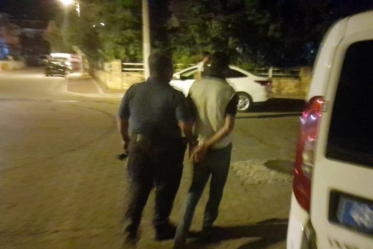 Muğla'da şehir merkezine g&ouml;&ccedil;men bırakan şof&ouml;r&uuml; mahalleli yakaladı