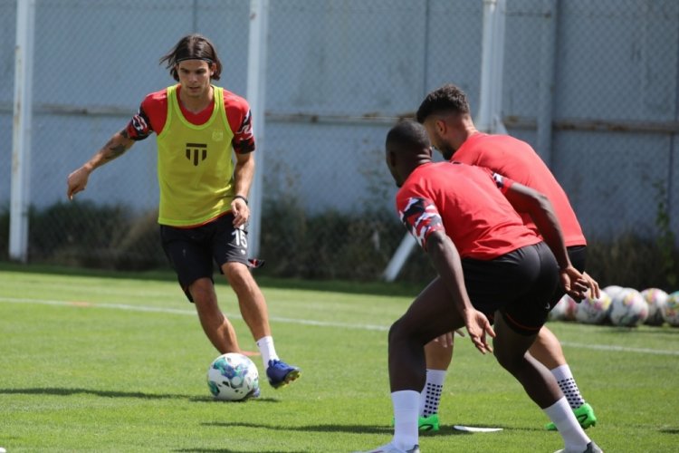 Sivasspor, Karag&uuml;mr&uuml;k karşısında galibiyet arıyor
