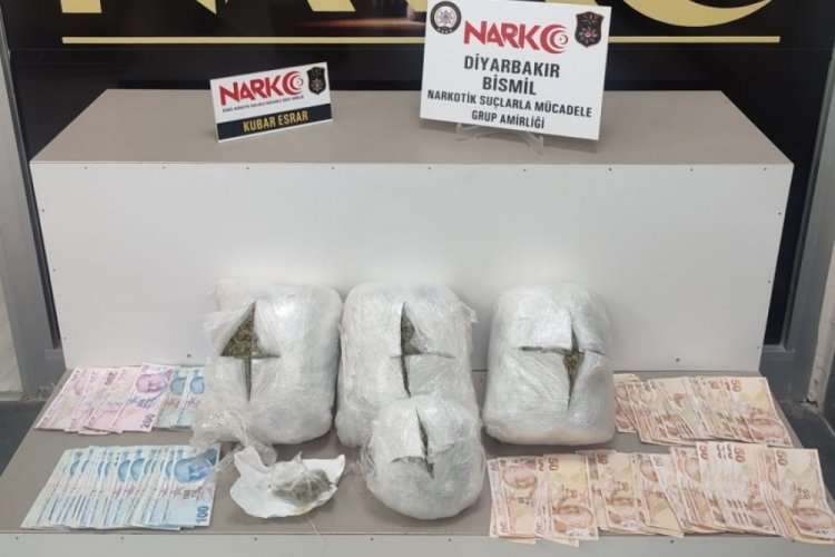 Diyarbakır'da ş&uuml;pheli ara&ccedil;ta buğday torbasından uyuşturucu madde &ccedil;ıktı