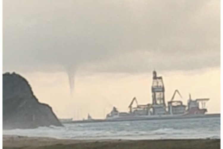 Zonguldak'ta Filyos sahilinde hortum &ccedil;ıktı