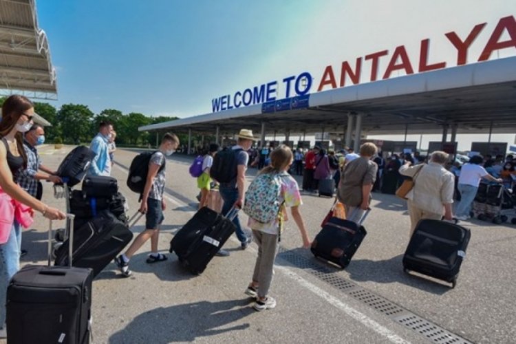Antalya'da İngiliz turist rekoru kırıldı