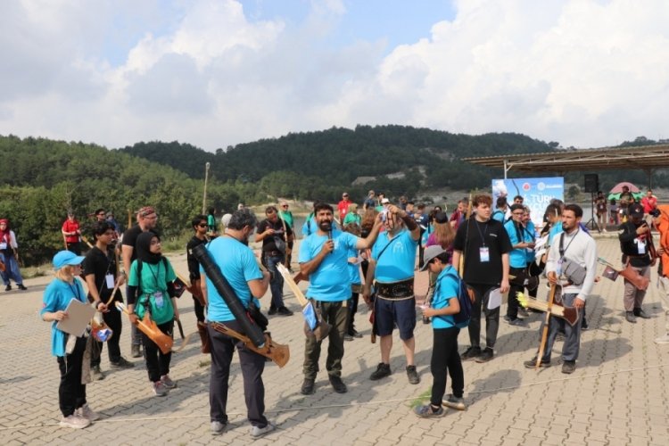 Geleneksel ok&ccedil;uluk tutkunları G&uuml;rsu Adrenalin Park'ta