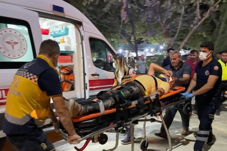 Sinop'ta başını kaldırım taşına vuran motosiklet s&uuml;r&uuml;c&uuml;s&uuml; &ouml;l&uuml;mden d&ouml;nd&uuml;