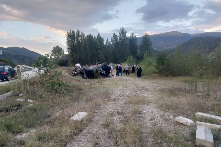 Karab&uuml;k'te korkun&ccedil; kaza: Kontrolden &ccedil;ıkan cip takla attı