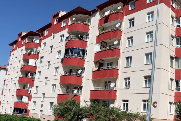 Kayseri'de bina g&ouml;revlisine bı&ccedil;aklı saldırı