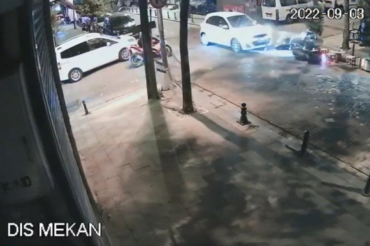 İstanbul Bayrampaşa'da aynı yerde iki kaza: 4 yaralı