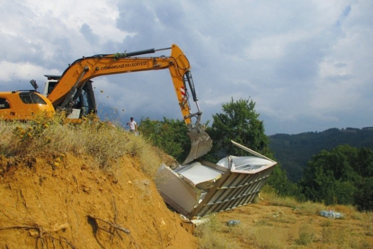 Bursa Osmangazi'de 5 ruhsatsız bina yıkıldı