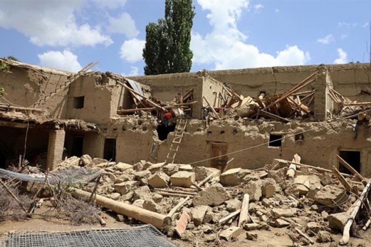Afganistan'da 5.3 b&uuml;y&uuml;kl&uuml;ğ&uuml;ndeki depremde 6 kişi hayatını kaybetti