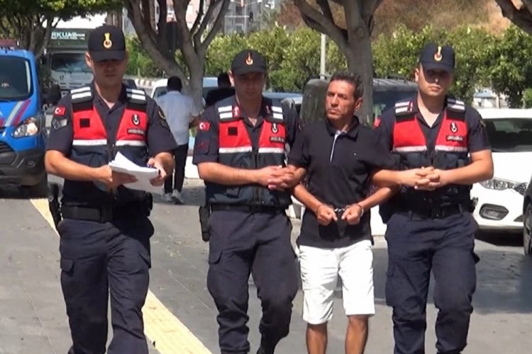 Antalya'da tartıştığı komşu esnafı silahla vurarak &ouml;ld&uuml;rd&uuml;