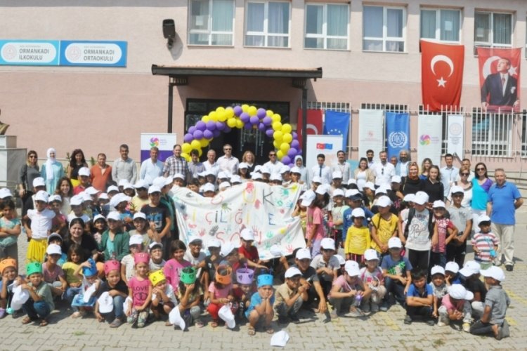 Bursa Mustafakemalpaşa'da risk altındaki &ccedil;ocuklara d&ouml;rt koldan destek
