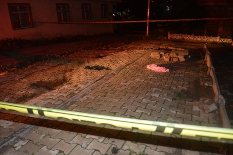 Dehşet: Kuzeninin boğazını kesti