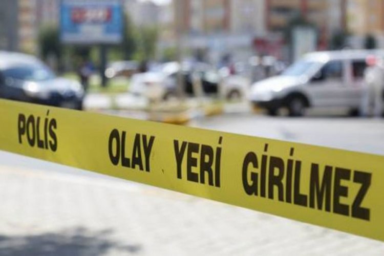 Şanlıurfa'da otomobil, belediye otob&uuml;s&uuml;ne &ccedil;arptı, 2 kişi hayatını kaybetti