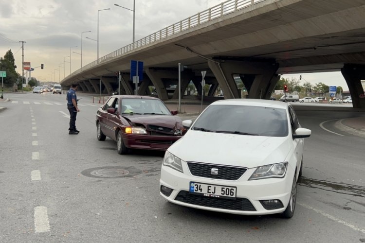 Kocaeli'de 2 ara&ccedil; &ccedil;arpıştı, 1 kişi yaralandı