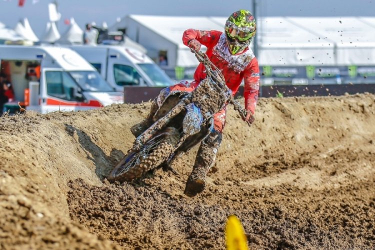 Bursalı Mustafa &Ccedil;etin D&uuml;nya Motocross Şampiyonası'nda 8'nci oldu