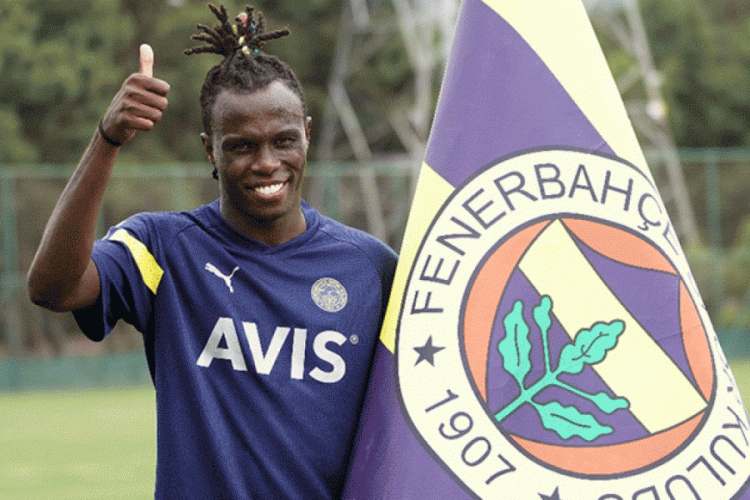 Fenerbah&ccedil;e, 3 yabancı oyuncusu ile yollarını ayırıyor