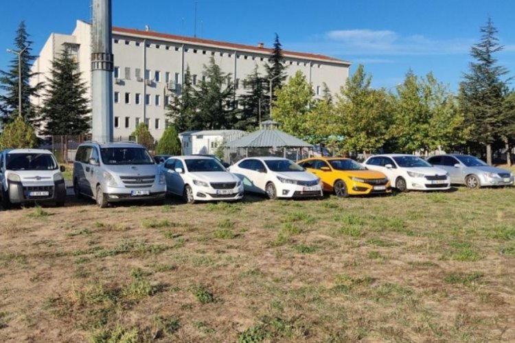 Kırklareli'nde 226 d&uuml;zensiz g&ouml;&ccedil;men yakalandı, 32 araca el konuldu