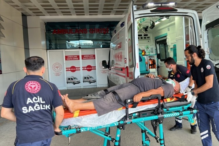 D&uuml;zce'de, Ukraynalı tır şof&ouml;r&uuml; hastanelik oldu