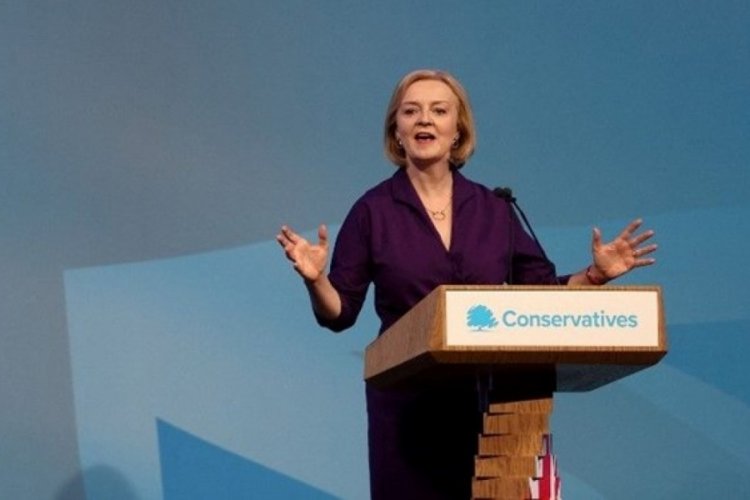 Liz Truss resmen İngiltere Başbakanı oldu