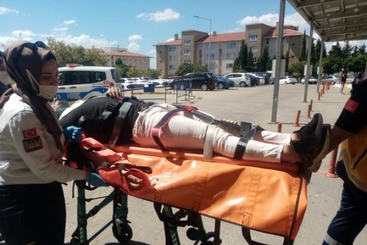 Tekirdağ'da devrilen motosikletin s&uuml;r&uuml;c&uuml;s&uuml; yaralandı