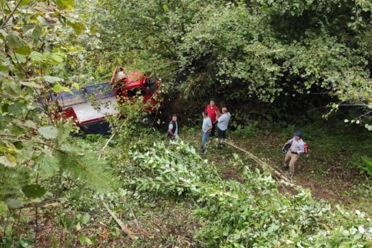 &Ccedil;ay y&uuml;kl&uuml; kamyon u&ccedil;uruma yuvarlandı