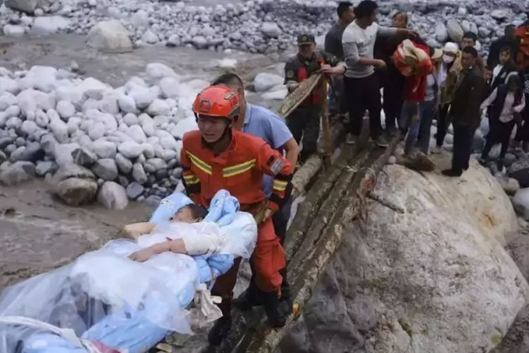 &Ccedil;in'de meydana gelen depremde &ouml;lenlerin sayısı 74 oldu