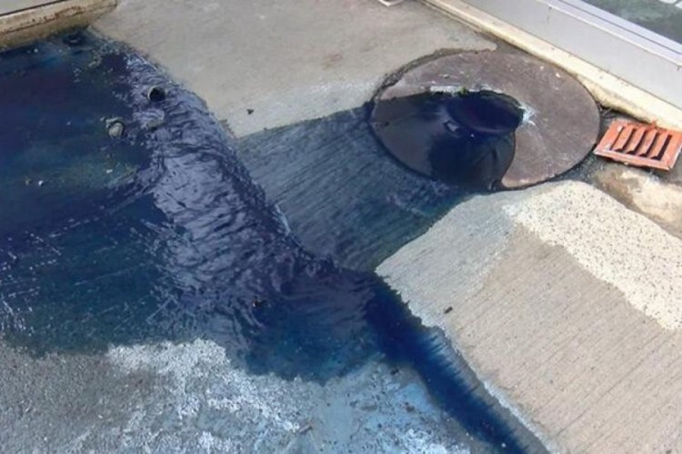 İstanbul'da r&ouml;gardan mavi su aktı