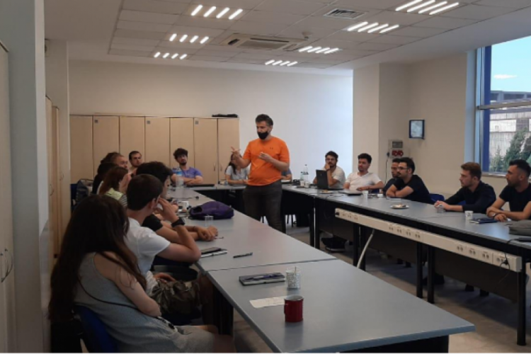 Coşkun&ouml;z Eğitim Vakfı ve BEBKA iş birliğinde veri bilimci gen&ccedil;ler yetişiyor
