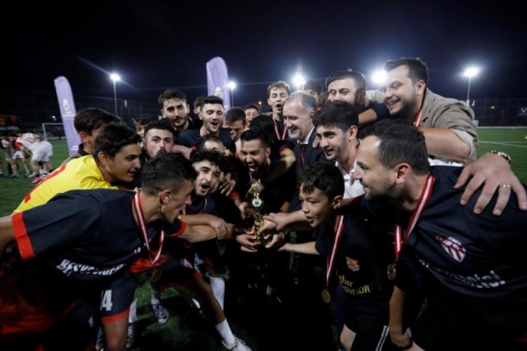 İneg&ouml;l'de 6 Eyl&uuml;l Futbol Turnuvasında Kupalar Sahiplerini Buldu