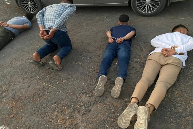 Diyarbakır'da yakalanan ter&ouml;ristlerde bulunan muskadan suikast planı &ccedil;ıktı