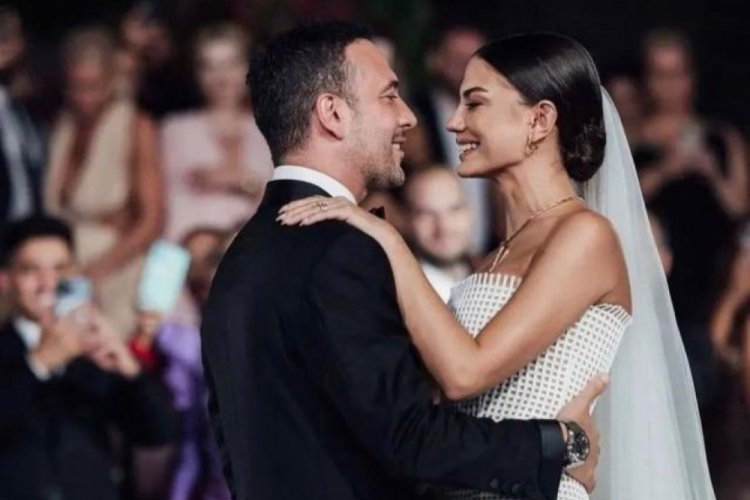 Demet &Ouml;zdemir ve Oğuzhan Ko&ccedil; balayına &ccedil;ıktı!