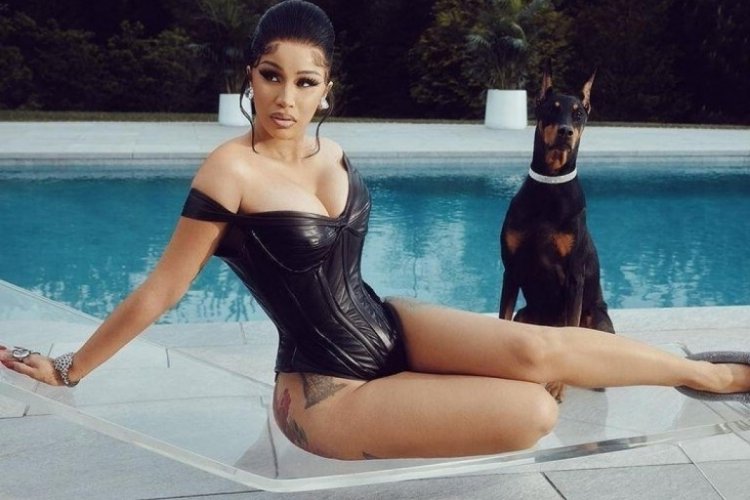 Cardi B.'den M&uuml;sl&uuml;m G&uuml;rses jesti